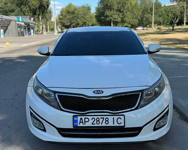 Белый Киа K5, объемом двигателя 2 л и пробегом 247 тыс. км за 8200 $, фото 1 на Automoto.ua