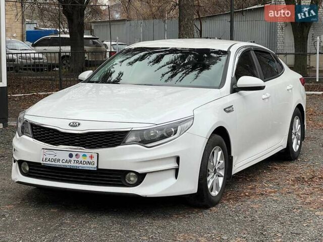 Білий Кіа K5, об'ємом двигуна 2 л та пробігом 133 тис. км за 10200 $, фото 1 на Automoto.ua