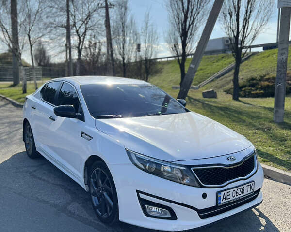 Белый Киа K5, объемом двигателя 2 л и пробегом 168 тыс. км за 10200 $, фото 1 на Automoto.ua