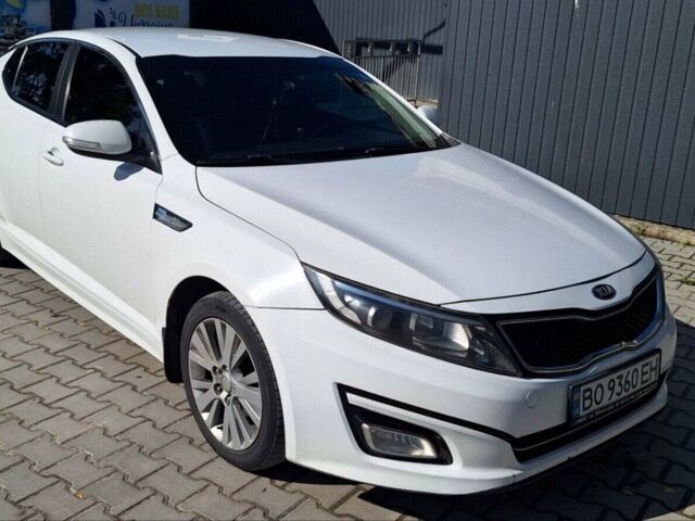 Белый Киа K5, объемом двигателя 2 л и пробегом 245 тыс. км за 9200 $, фото 1 на Automoto.ua