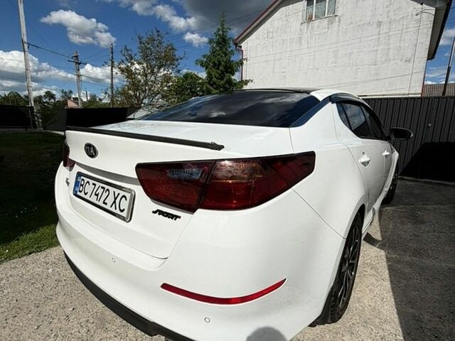 Білий Кіа K5, об'ємом двигуна 2 л та пробігом 245 тис. км за 8500 $, фото 1 на Automoto.ua