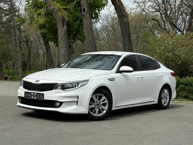 Білий Кіа K5, об'ємом двигуна 2 л та пробігом 226 тис. км за 10500 $, фото 1 на Automoto.ua