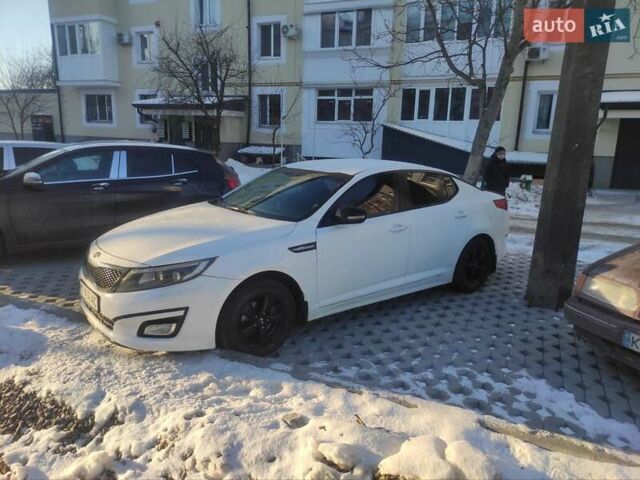 Белый Киа K5, объемом двигателя 2 л и пробегом 266 тыс. км за 8500 $, фото 1 на Automoto.ua