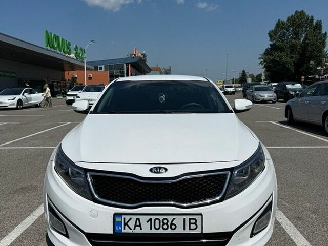 Белый Киа K5, объемом двигателя 2 л и пробегом 250 тыс. км за 9200 $, фото 1 на Automoto.ua