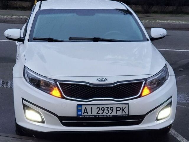 Белый Киа K5, объемом двигателя 2 л и пробегом 258 тыс. км за 7999 $, фото 1 на Automoto.ua