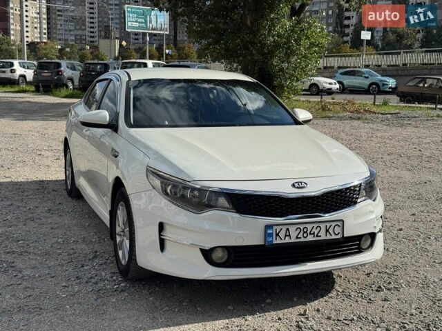 Білий Кіа K5, об'ємом двигуна 2 л та пробігом 337 тис. км за 8999 $, фото 1 на Automoto.ua