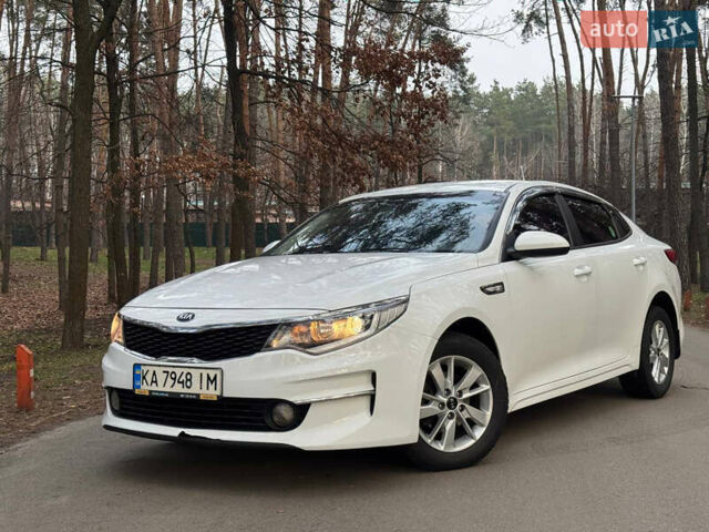 Білий Кіа K5, об'ємом двигуна 2 л та пробігом 338 тис. км за 8700 $, фото 1 на Automoto.ua