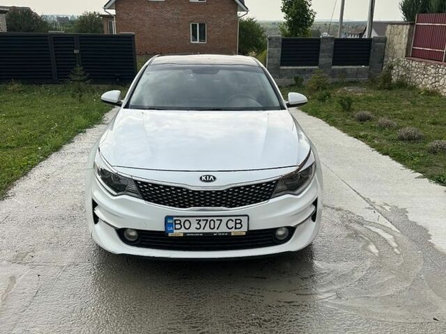 Білий Кіа K5, об'ємом двигуна 2 л та пробігом 417 тис. км за 9500 $, фото 1 на Automoto.ua