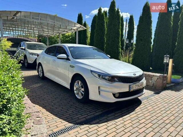 Білий Кіа K5, об'ємом двигуна 2 л та пробігом 330 тис. км за 9500 $, фото 1 на Automoto.ua