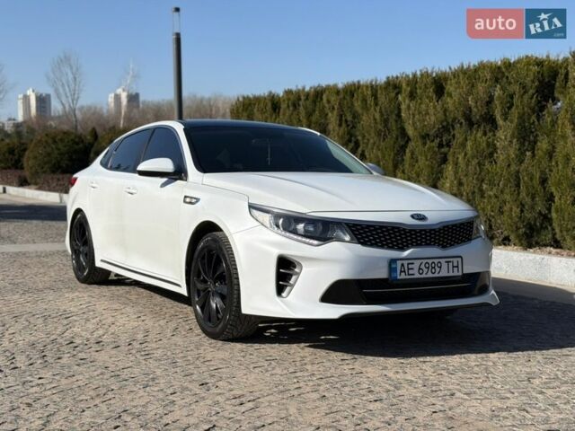 Білий Кіа K5, об'ємом двигуна 2 л та пробігом 242 тис. км за 10900 $, фото 1 на Automoto.ua