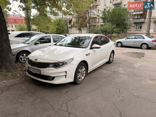 Белый Киа K5, объемом двигателя 2 л и пробегом 340 тыс. км за 9300 $, фото 1 на Automoto.ua