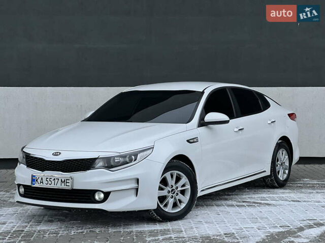 Белый Киа K5, объемом двигателя 2 л и пробегом 229 тыс. км за 12300 $, фото 1 на Automoto.ua