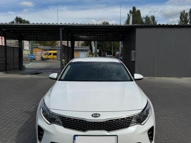 Білий Кіа K5, об'ємом двигуна 2 л та пробігом 194 тис. км за 12200 $, фото 1 на Automoto.ua