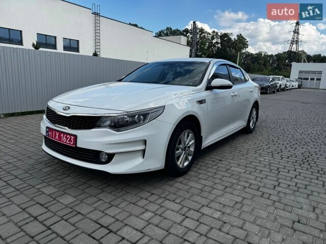 Белый Киа K5, объемом двигателя 2 л и пробегом 241 тыс. км за 11600 $, фото 1 на Automoto.ua