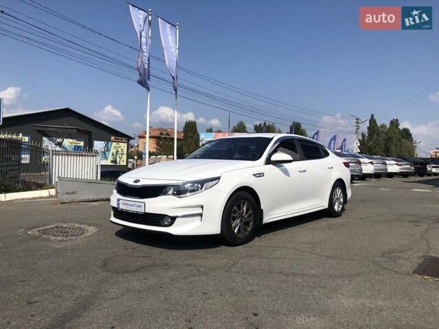 Белый Киа K5, объемом двигателя 2 л и пробегом 339 тыс. км за 11490 $, фото 1 на Automoto.ua
