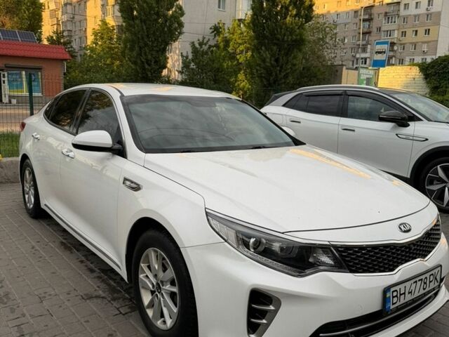 Білий Кіа K5, об'ємом двигуна 2 л та пробігом 235 тис. км за 10500 $, фото 1 на Automoto.ua