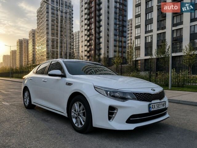 Белый Киа K5, объемом двигателя 2 л и пробегом 235 тыс. км за 11500 $, фото 1 на Automoto.ua