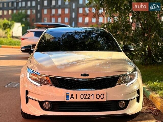 Белый Киа K5, объемом двигателя 2 л и пробегом 169 тыс. км за 12000 $, фото 1 на Automoto.ua