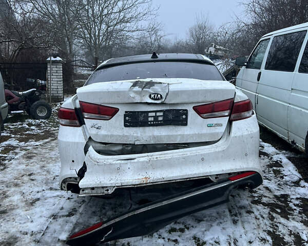 Білий Кіа K5, об'ємом двигуна 1.69 л та пробігом 120 тис. км за 5500 $, фото 1 на Automoto.ua