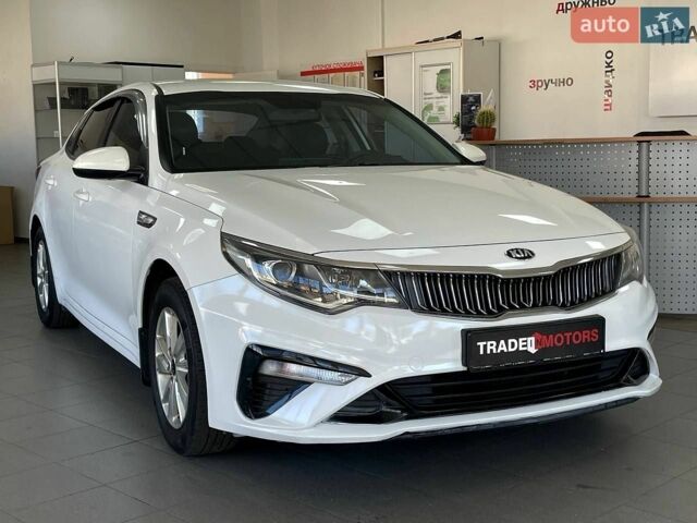 Белый Киа K5, объемом двигателя 2 л и пробегом 324 тыс. км за 12990 $, фото 1 на Automoto.ua
