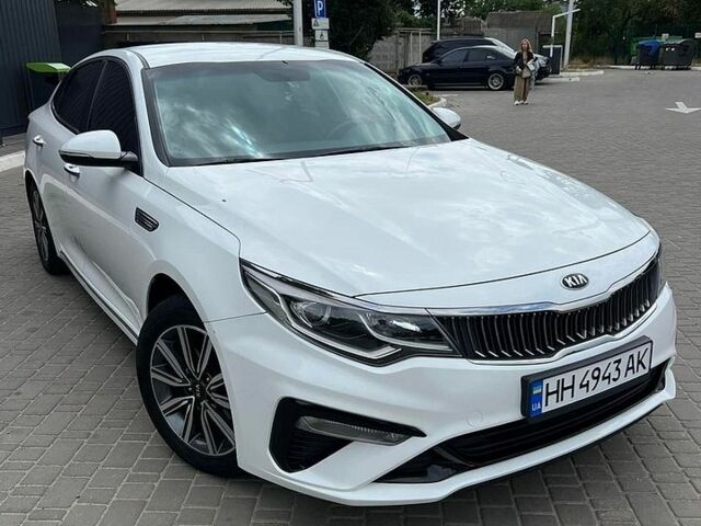 Білий Кіа K5, об'ємом двигуна 2 л та пробігом 145 тис. км за 15800 $, фото 1 на Automoto.ua