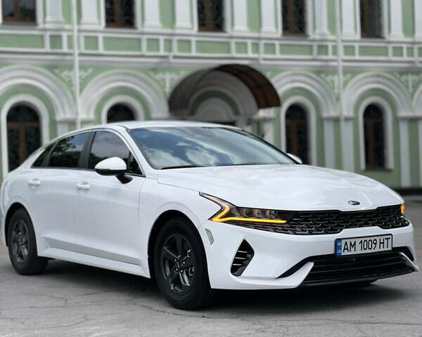 Білий Кіа K5, об'ємом двигуна 1.6 л та пробігом 12 тис. км за 21900 $, фото 1 на Automoto.ua