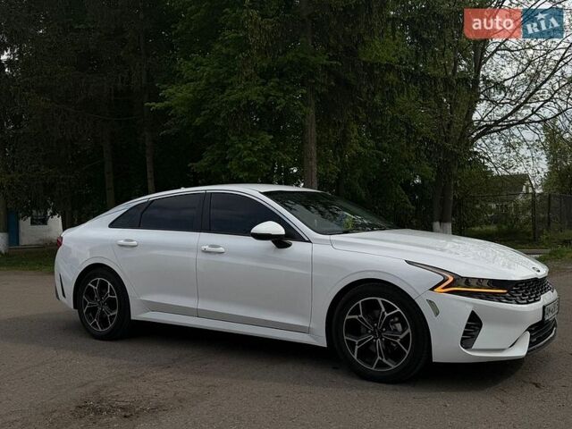 Белый Киа K5, объемом двигателя 1.6 л и пробегом 35 тыс. км за 23000 $, фото 1 на Automoto.ua