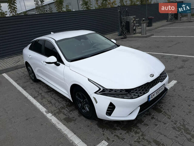 Белый Киа K5, объемом двигателя 1.6 л и пробегом 12 тыс. км за 20800 $, фото 1 на Automoto.ua