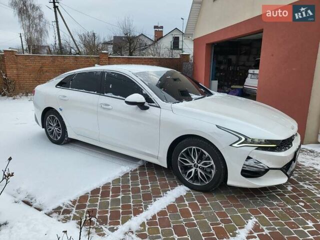 Белый Киа K5, объемом двигателя 2 л и пробегом 150 тыс. км за 24200 $, фото 1 на Automoto.ua