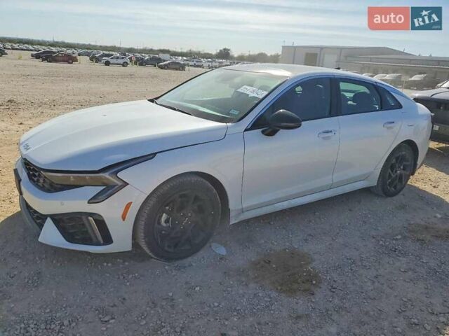 Белый Киа K5, объемом двигателя 2.5 л и пробегом 6 тыс. км за 10000 $, фото 1 на Automoto.ua