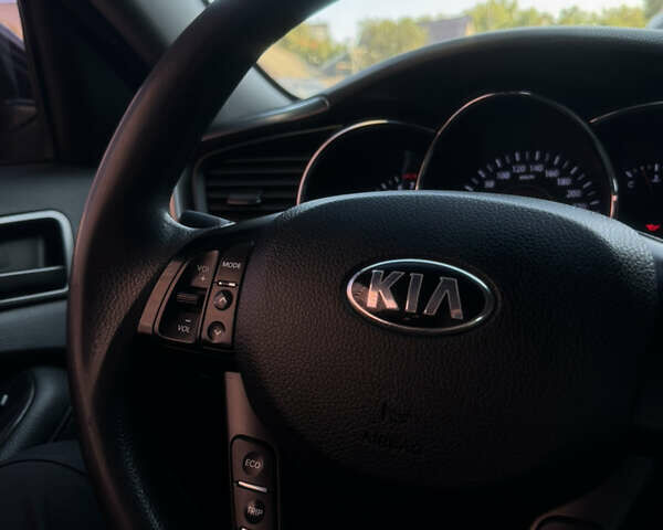 Чорний Кіа K5, об'ємом двигуна 2 л та пробігом 269 тис. км за 8600 $, фото 1 на Automoto.ua