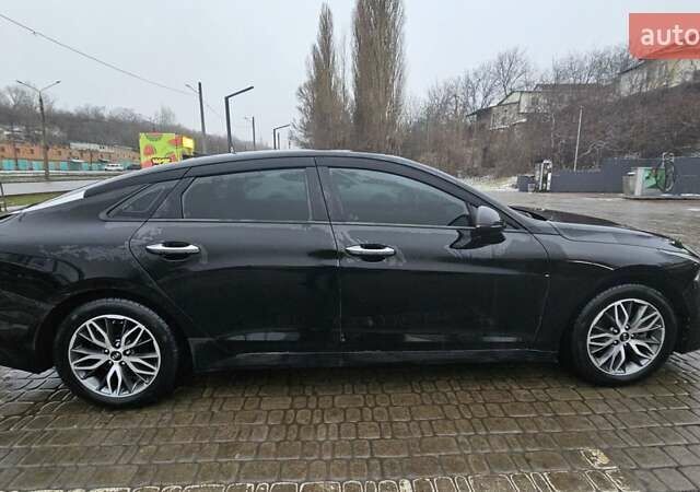 Черный Киа K5, объемом двигателя 2 л и пробегом 145 тыс. км за 21500 $, фото 1 на Automoto.ua