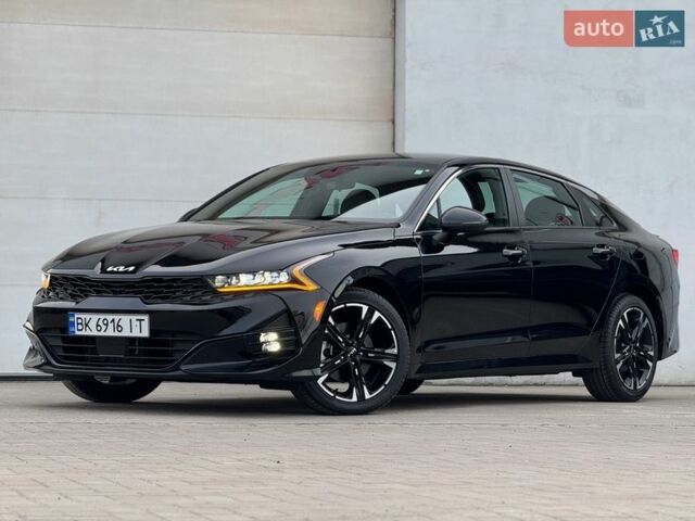 Черный Киа K5, объемом двигателя 1.6 л и пробегом 7 тыс. км за 22400 $, фото 1 на Automoto.ua