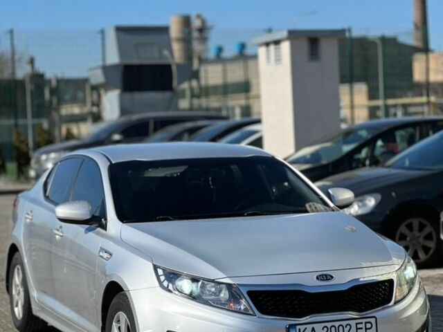 Серый Киа K5, объемом двигателя 2 л и пробегом 450 тыс. км за 6500 $, фото 1 на Automoto.ua