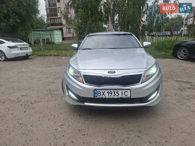 Серый Киа K5, объемом двигателя 2 л и пробегом 350 тыс. км за 7750 $, фото 1 на Automoto.ua