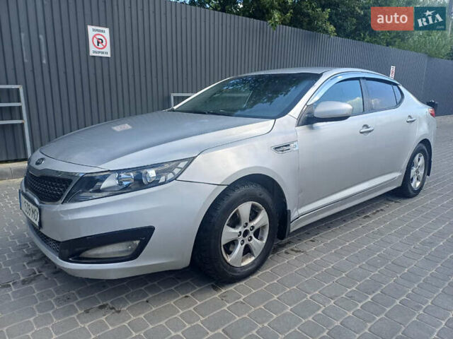 Сірий Кіа K5, об'ємом двигуна 2 л та пробігом 129 тис. км за 4999 $, фото 1 на Automoto.ua