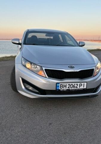 Серый Киа K5, объемом двигателя 2 л и пробегом 275 тыс. км за 8200 $, фото 1 на Automoto.ua