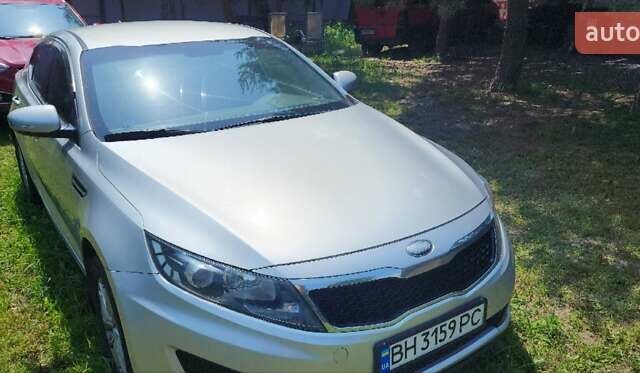 Сірий Кіа K5, об'ємом двигуна 2 л та пробігом 353 тис. км за 9000 $, фото 1 на Automoto.ua
