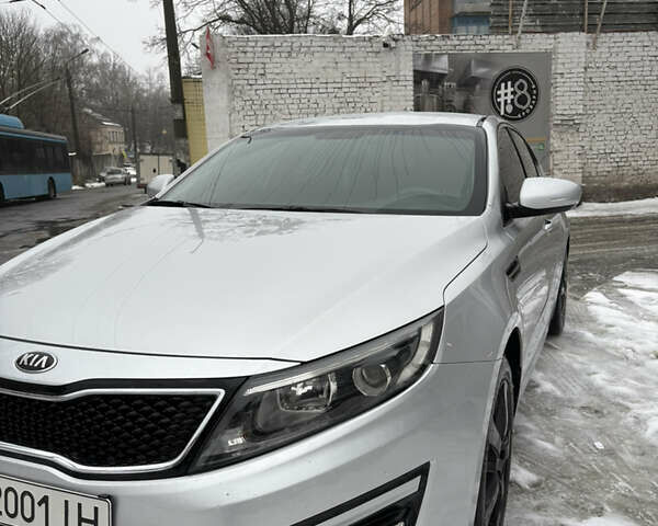 Серый Киа K5, объемом двигателя 2 л и пробегом 370 тыс. км за 8199 $, фото 1 на Automoto.ua