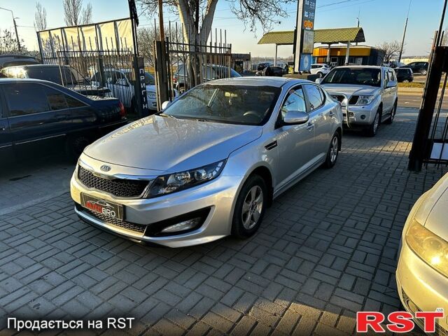 Сірий Кіа K5, об'ємом двигуна 2 л та пробігом 220 тис. км за 8200 $, фото 1 на Automoto.ua