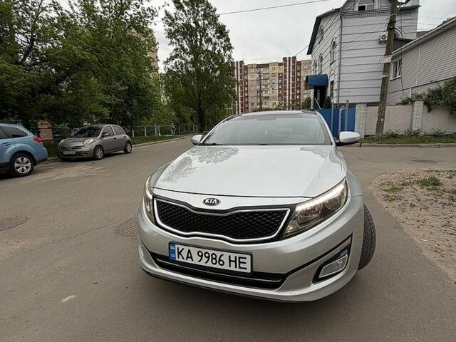 Серый Киа K5, объемом двигателя 2 л и пробегом 170 тыс. км за 9500 $, фото 1 на Automoto.ua