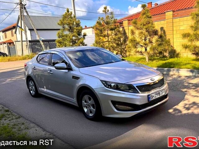 Серый Киа K5, объемом двигателя 2 л и пробегом 191 тыс. км за 7700 $, фото 1 на Automoto.ua
