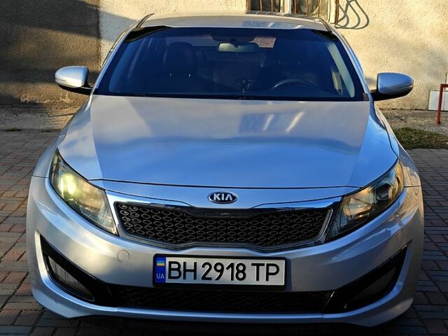 Сірий Кіа K5, об'ємом двигуна 2 л та пробігом 210 тис. км за 7700 $, фото 1 на Automoto.ua