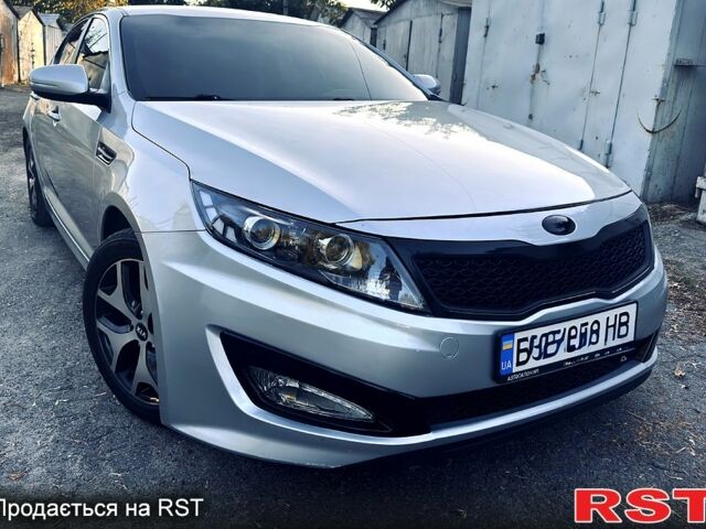 Сірий Кіа K5, об'ємом двигуна 2 л та пробігом 245 тис. км за 7999 $, фото 1 на Automoto.ua