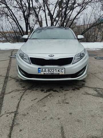 Серый Киа K5, объемом двигателя 2 л и пробегом 475 тыс. км за 8500 $, фото 1 на Automoto.ua