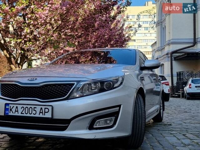 Серый Киа K5, объемом двигателя 2 л и пробегом 271 тыс. км за 8700 $, фото 1 на Automoto.ua