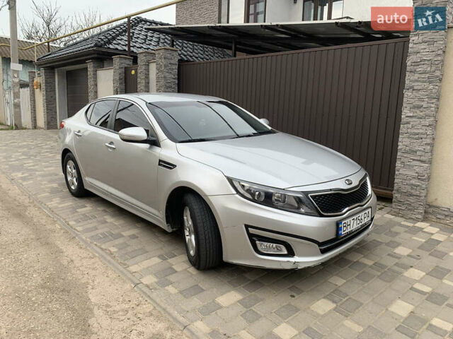 Серый Киа K5, объемом двигателя 2 л и пробегом 240 тыс. км за 10400 $, фото 1 на Automoto.ua