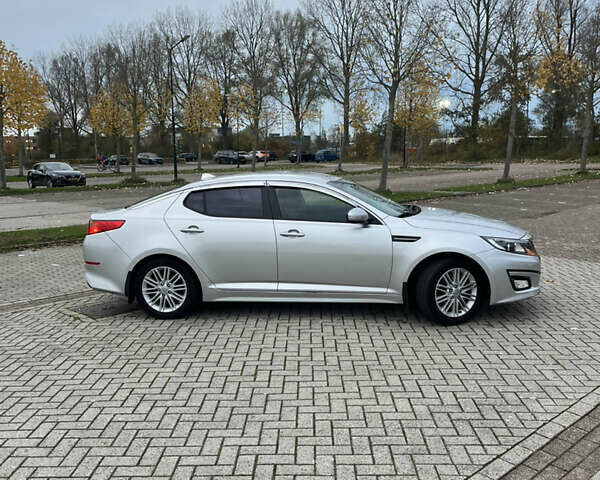 Серый Киа K5, объемом двигателя 2 л и пробегом 245 тыс. км за 9100 $, фото 1 на Automoto.ua