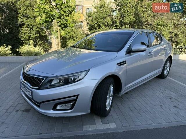 Серый Киа K5, объемом двигателя 2 л и пробегом 248 тыс. км за 9200 $, фото 1 на Automoto.ua