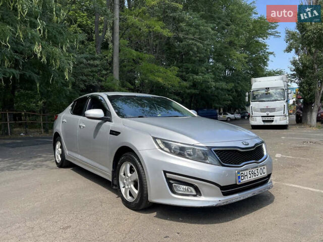 Серый Киа K5, объемом двигателя 2 л и пробегом 191 тыс. км за 10000 $, фото 1 на Automoto.ua